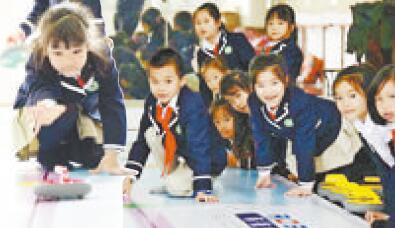 厦门小学校走出多位世界冠军 教练自创独门绝技