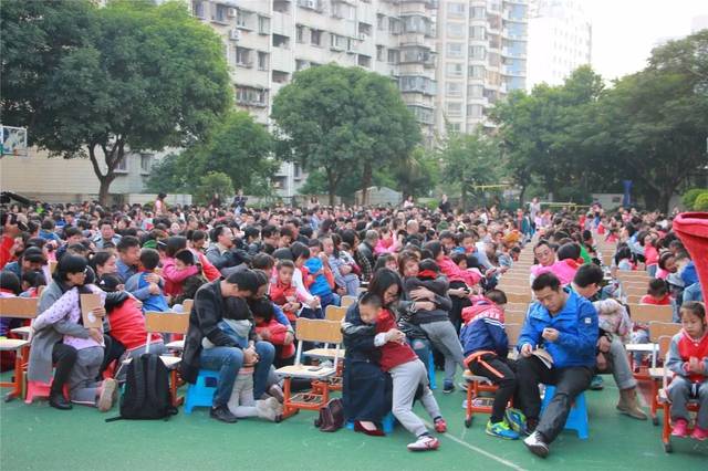 《让生命充满爱》大型校园德育教育主题演讲走进厦门仙岳小学
