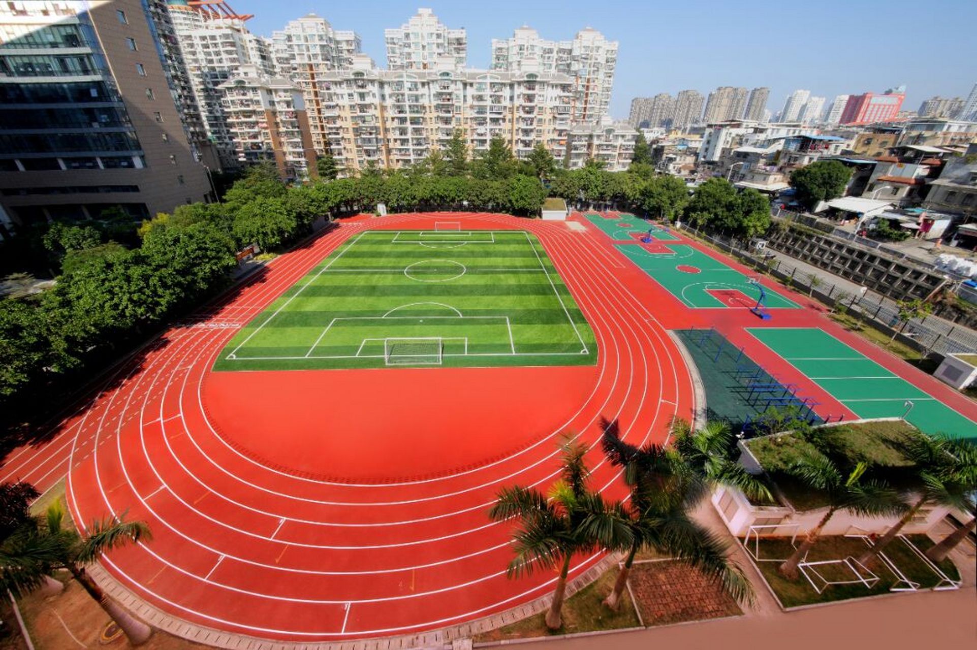 江头中心小学 厦门市江头中心小学地处湖里吕岭路,台湾街和仙岳路交叉