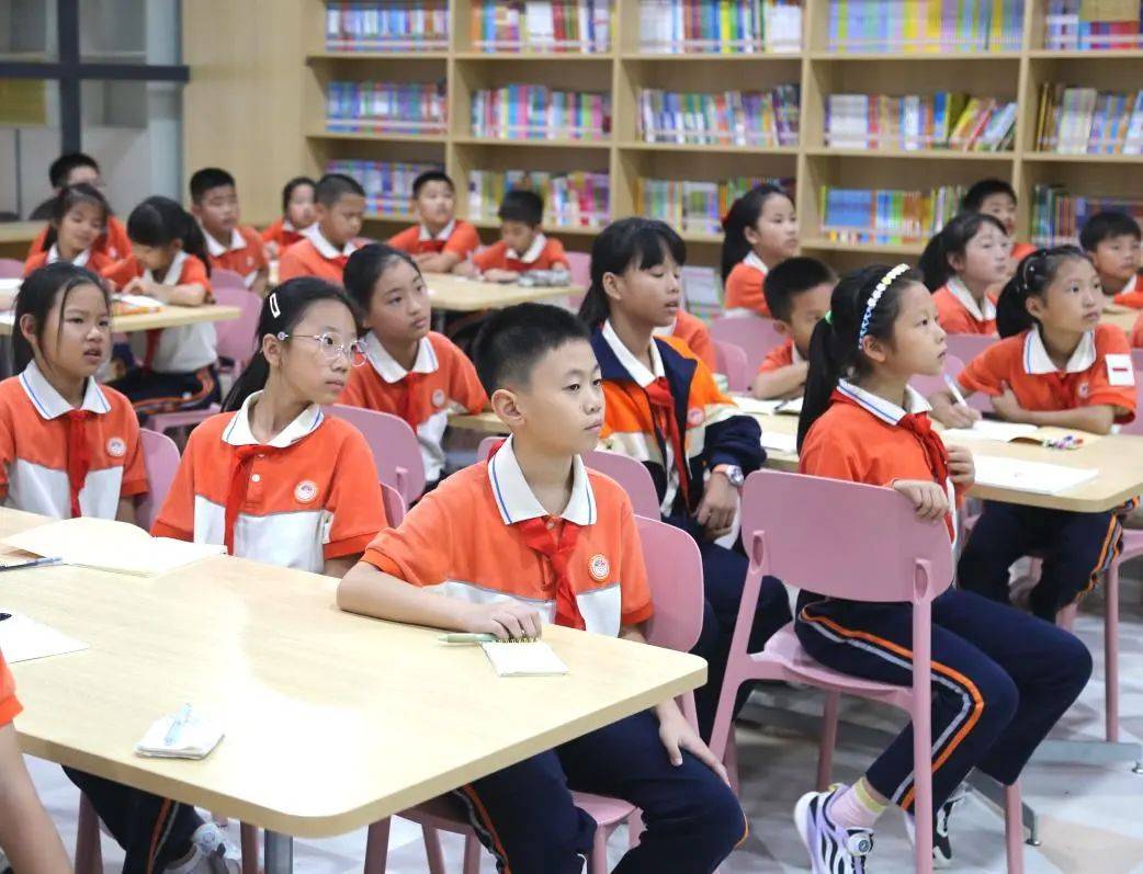 点写作之灯——"作家进校园"活动走进厦门市翔安区翔城小学